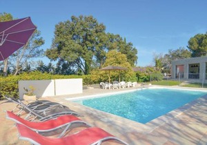 6 bedroom accommodation in Aubais