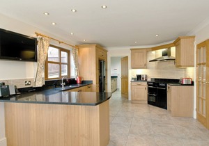 6 bedroom accommodation in Aberaeron
