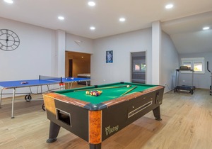 6 bedroom accommodation in Lisicic