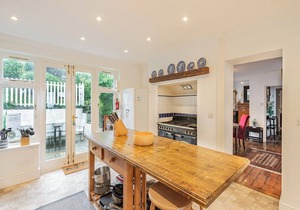 6 bedroom accommodation in St Margarets Bay, Dover