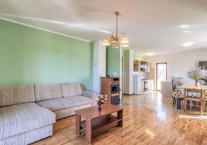 6 Bedroom Amazing Home In Bratulici