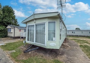 6 berth caravan for hire at Seawick Holiday Park in Clacton-on-Sea ref 27049SW