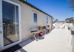 6 Berth Caravan With Decking And Wifi At Suffolk Sands Holiday Park Ref 45040G