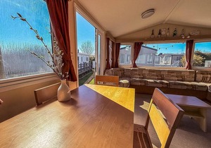 6 berth caravan with free WiFi for hire in Suffolk ref 68073BS
