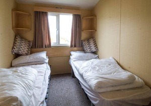 6 berth dog friendly caravan for hire at Martello Beach Holiday Park ref 29096a