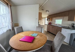 6 berth staycation caravan nearby Clacton-on-Sea in Essex ref 26254E