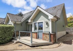 6 Court Cottage, Hillfield Village