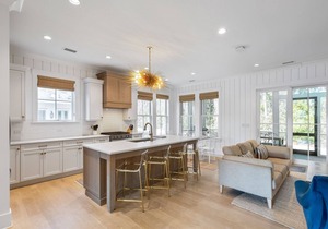 6-Seater Golf Cart and 6 Bikes! Majestic Moreland 4-Bedroom Beauty