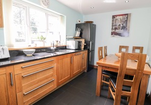 6 STAD YR YSGOL, pet friendly, luxury holiday cottage in Manod