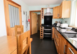 6 STAD YR YSGOL, pet friendly, luxury holiday cottage in Manod