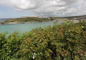 6 THE WATERMARK, pet friendly, country holiday cottage in Porth