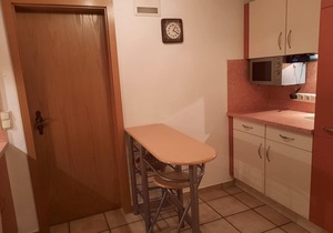 6) Vier-Raum-Ferienwohnung 90qm, bis zu 6 Personen, Dusche/WC, 3 Extra-Schlafzimmer, Küche, Balkon