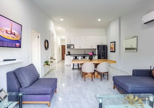 60% discount, new 3 BDR, 2 rooftop pools w panoramic views, 5 min from downtown