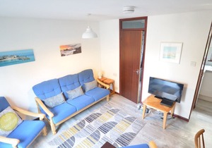 60 Strawberry Hill, Tolroy Manor