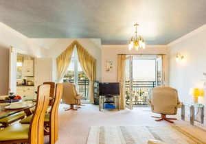 64 Moorings Reach - Three Bedroom House, Sleeps 5