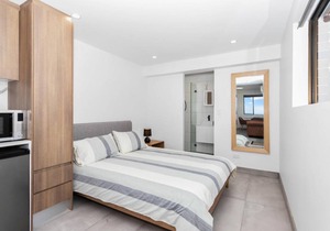 67 South Pacific Crescent - Studio Apartment