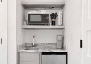 697 King A1 · Fresh & Modern 30-Day Rental