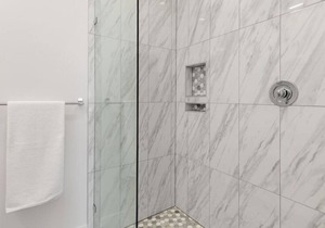 697 King A1 · Fresh & Modern 30-Day Rental