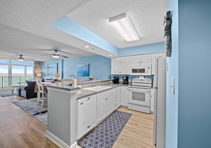 6th floor Oceanfront Condo, Glass panel balcony, 3 beds | Laguna Keyes - 604