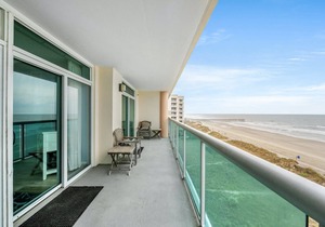 6th floor Oceanfront Condo, Glass panel balcony, 3 beds | Laguna Keyes - 604