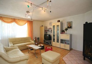 7 bedroom accommodation in Buje