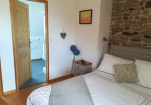 7 Cottages in 100 acres, heated pool. Near Pont Aven, Concarneau, beaches 15km