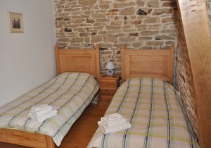7 Cottages in 100 acres, heated pool. Near Pont Aven, Concarneau, beaches 15km