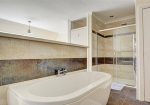 7 Dormy House - Three Bedroom Apartment, Sleeps 6