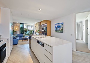 7/Fortyfive on Lawson - Absolute beachfront luxury apartment