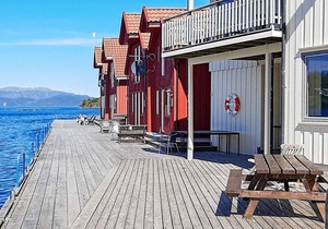 7 person holiday home in Sjernarøy