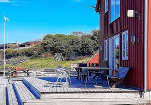 7 person holiday home in Sjernarøy