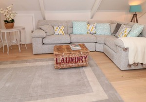 7 THE MANOR HOUSE, HILLFIELD VILLAGE in Dartmouth
