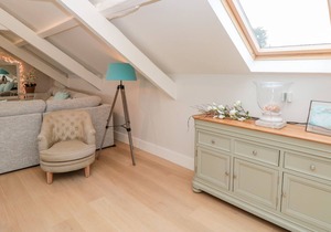 7 THE MANOR HOUSE, HILLFIELD VILLAGE in Dartmouth