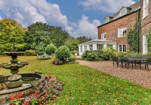 700 m² House ∙ 8 bedrooms ∙ 16 guests