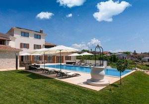 750 m² Villa ∙ 6 bedrooms ∙ 14 guests