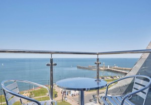 76 m² Apartment ∙ 3 bedrooms ∙ 5 guests