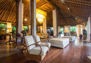 7BR Villa, 7Min Drive To Berawa Beach! - W/Swimming Pool!