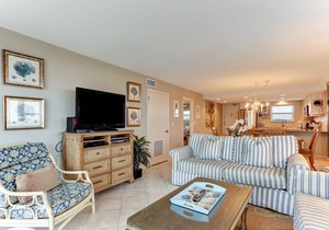 7th Floor, Corner property on the top floor with easy beach access. Exclusive fishing pier.