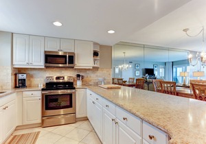 7th Floor, Corner property on the top floor with easy beach access. Exclusive fishing pier.