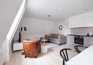 7VH Virginia House 3 Double Bed Bloomsbury Penthouse sleeps 6