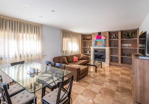 8 bedroom accommodation in Tordera