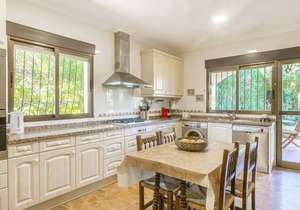 8 bedroom awesome home in Polop