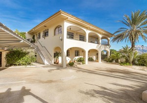 8 bedroom awesome home in Polop