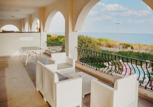 8 Bedroom Gorgeous Home In Cava D'aliga