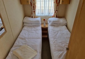 8 BERTH CARAVAN MV94