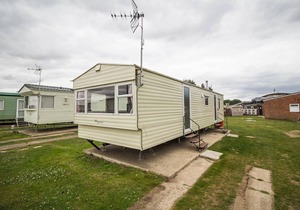 8 berth caravan at Martello Beach Holiday Park in Essex ref 29001G