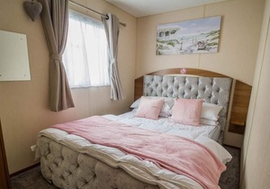 8 berth caravan at Highfield Grange nearby Clacton-on-Sea ref 26270E