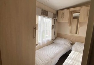 8 BERTH DELUXE CARAVAN PG31