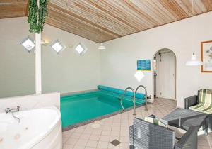 8 person holiday home in Ulfborg-By Traum
