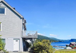 8 person holiday home in Sørbøvåg